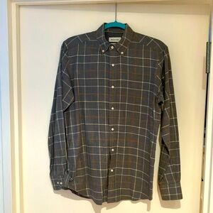 Mossimo Dutti, mens long sleeve button down casual shirt. Size Small. Grey